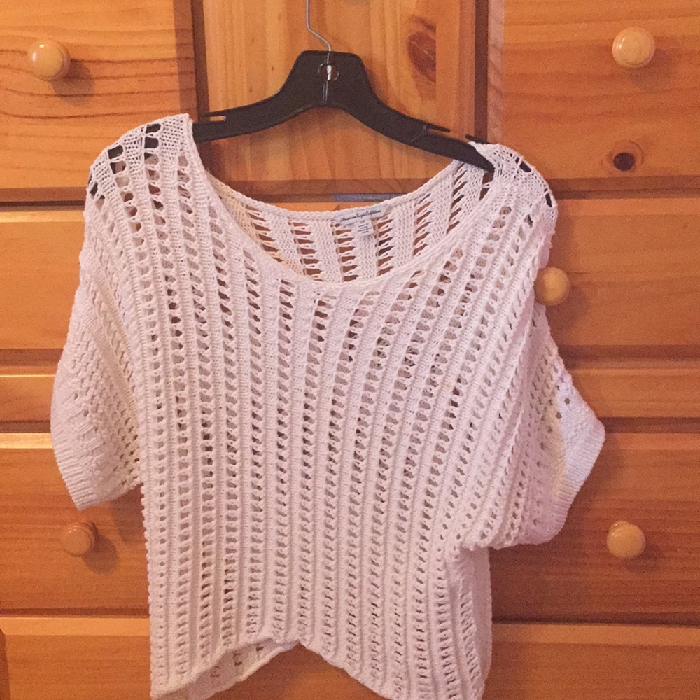 American Eagle Loose White Top!